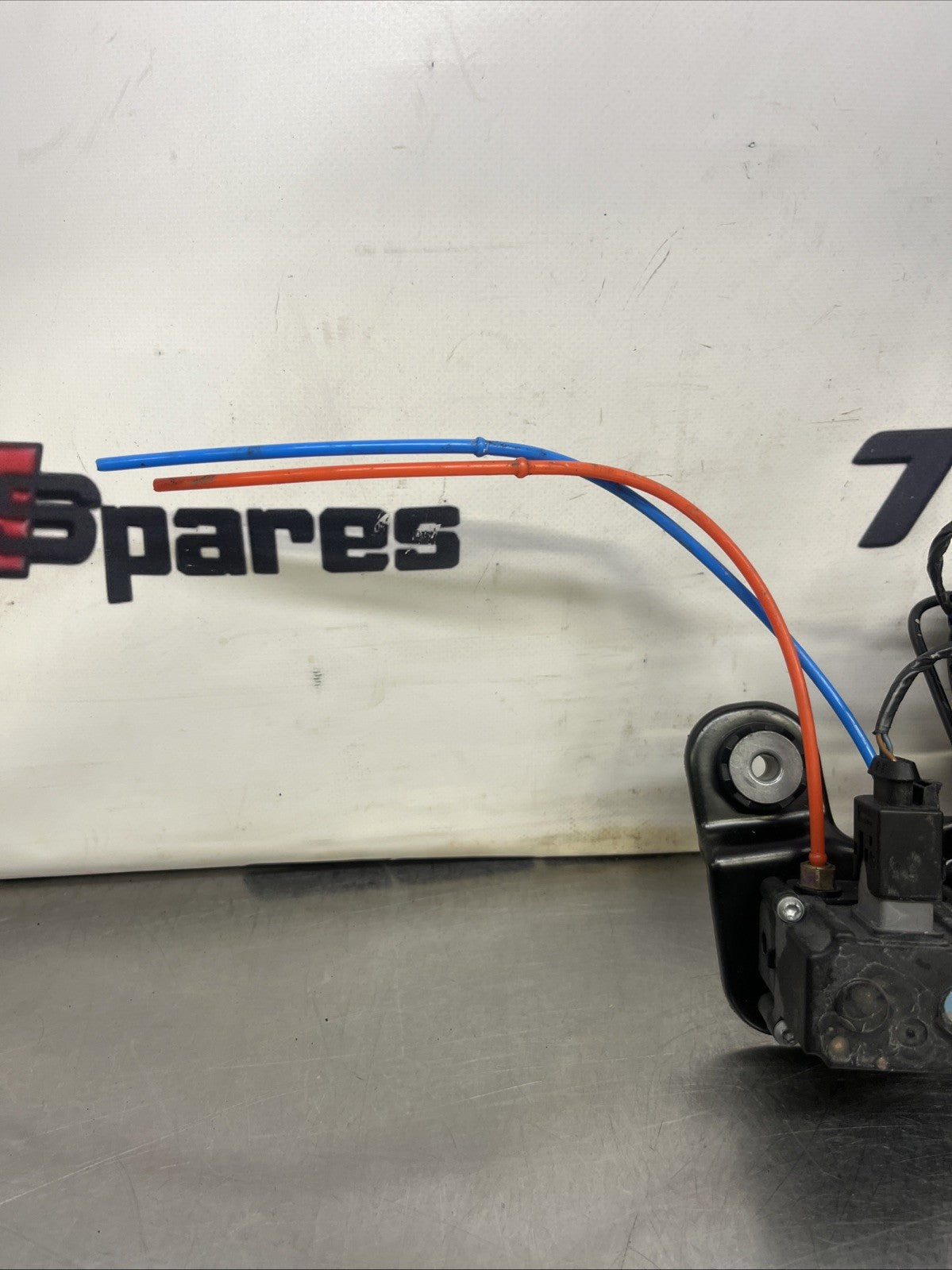 BMW EX5 E70 AIR RIDE SUSPENSION PUMP MODULE COMPRESSOR  6775479-02  6775479-02