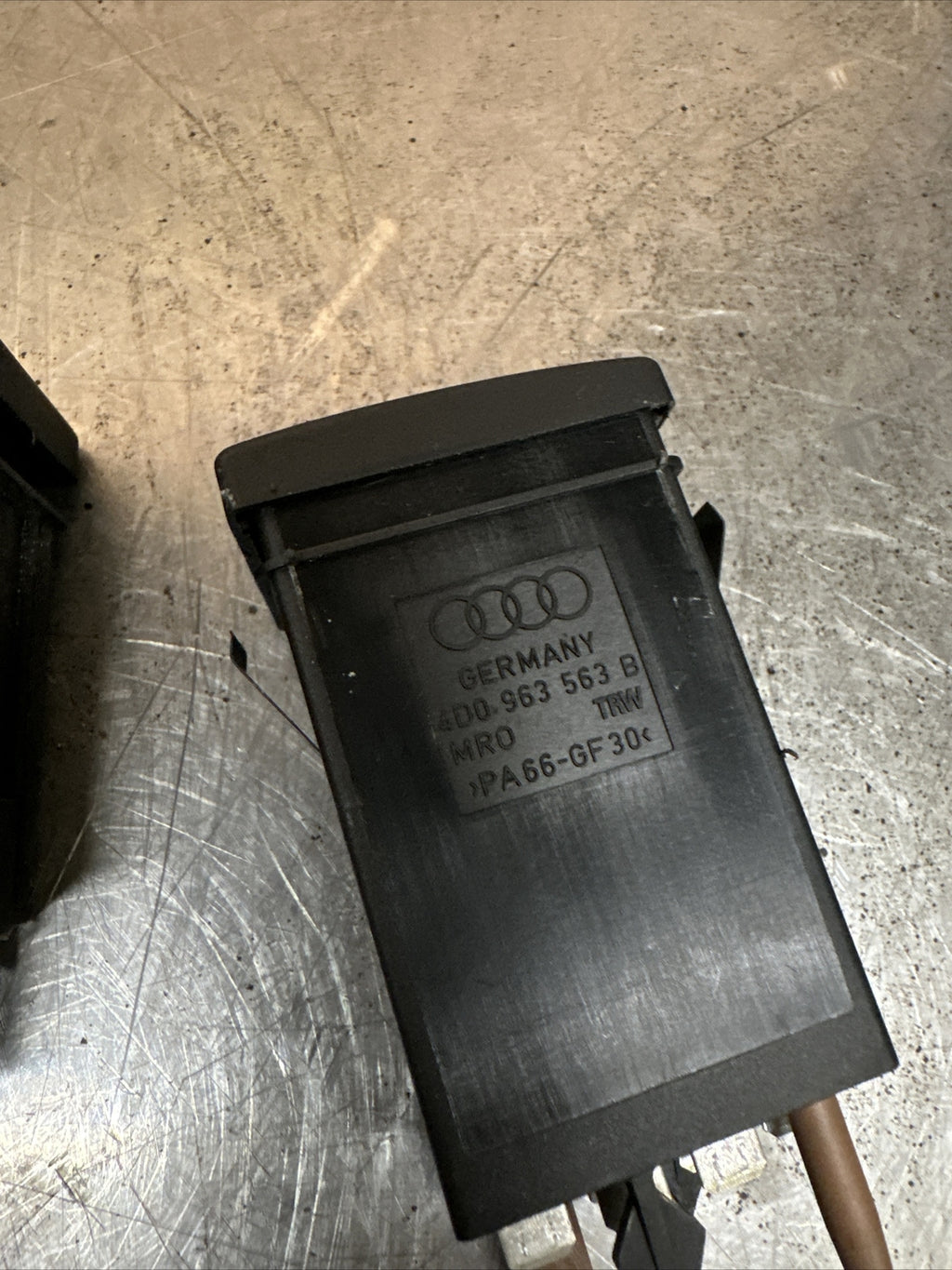 AUDI A8 D2 SET OF HAZARD HEATED SEATS FOG LIGHT SWITCH  8D0941509D 8D0963563