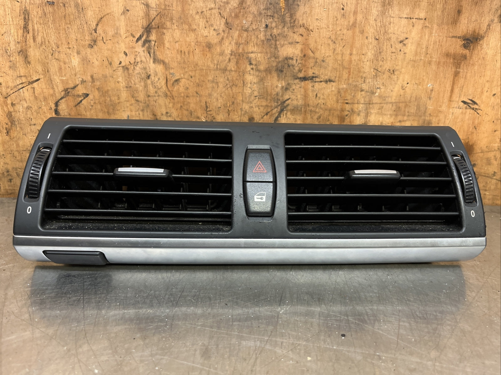 7161802 BMW E70 X5 Dashboard Centre Air Vent  7161801 6958654