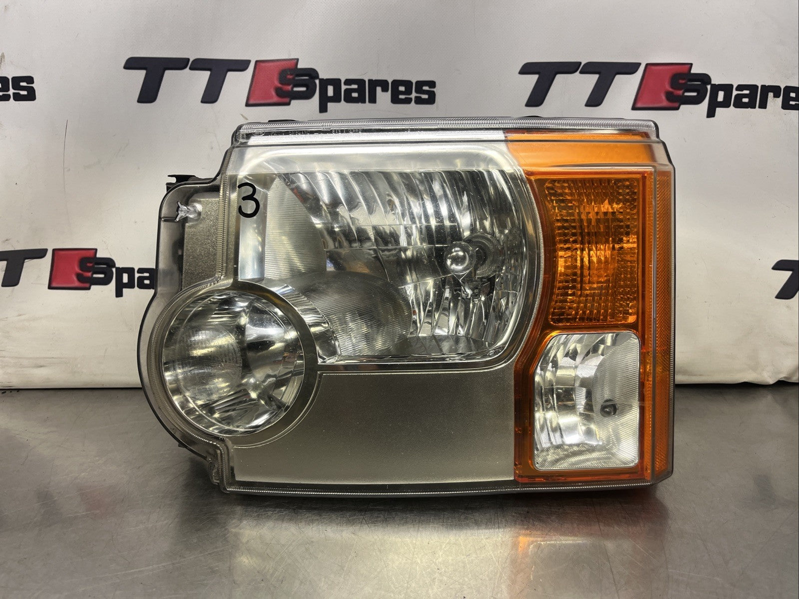 Land Rover Discovery 3 Nearside Passenger Side Halogen Headlight XBC500032