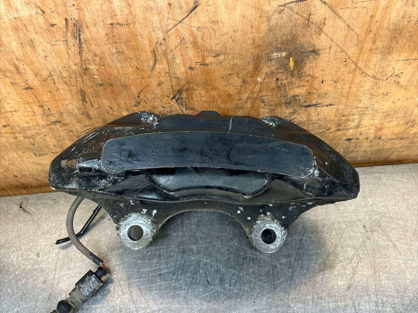 209236051A FRONT LEFT BRAKE CALIPER / 176101 FOR VOLKSWAGEN TOUAREG 7L6 TDI V6