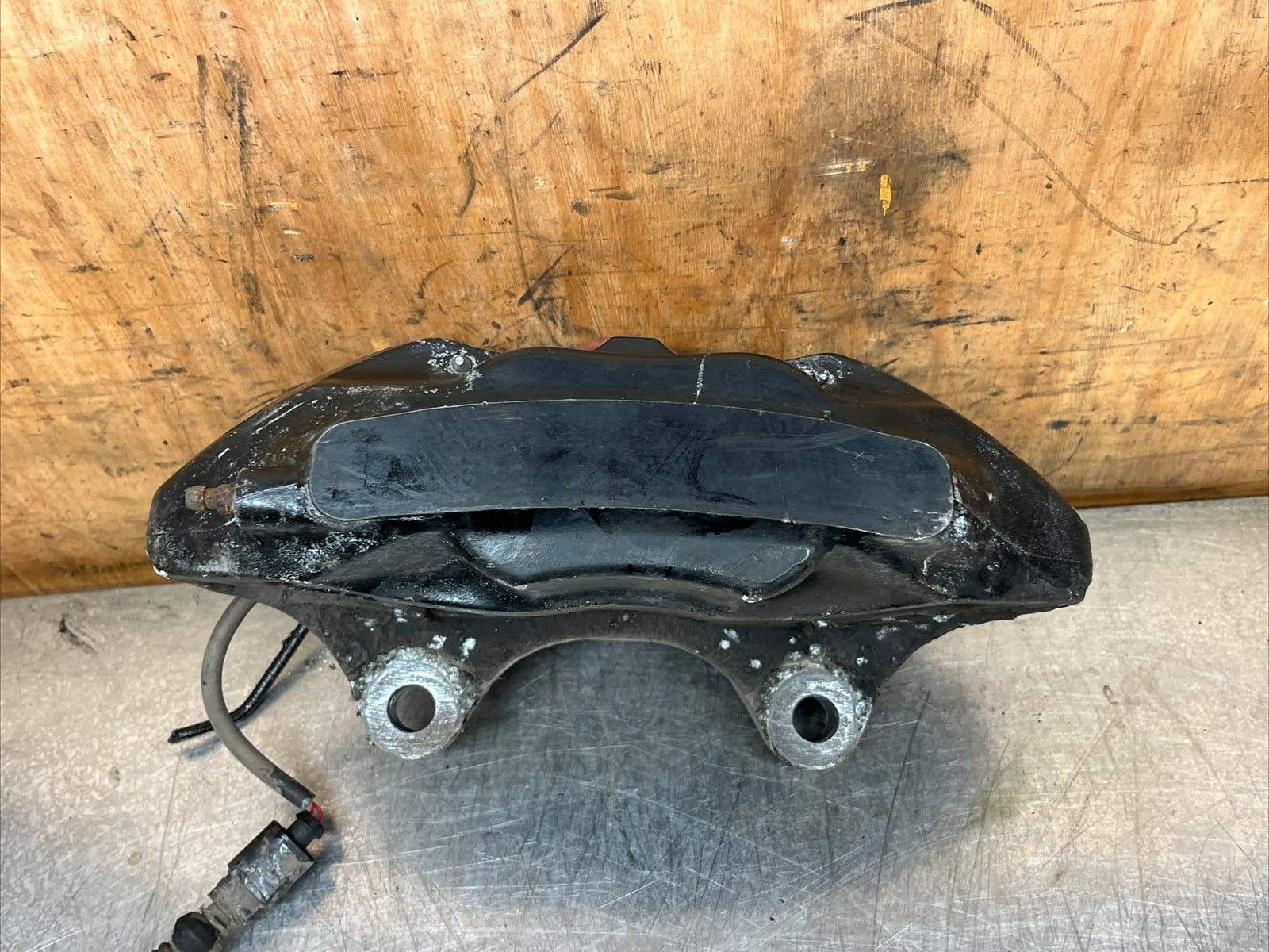 209236051A FRONT LEFT BRAKE CALIPER / 176101 FOR VOLKSWAGEN TOUAREG 7L6 TDI V6