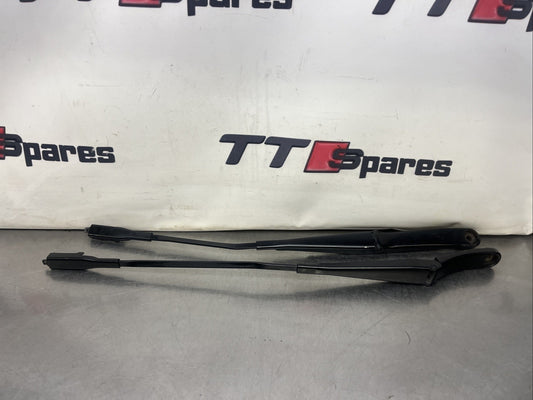 Audi TT 8J Mk2 Pair of Windscreen Wiper Arms 8J2955408B