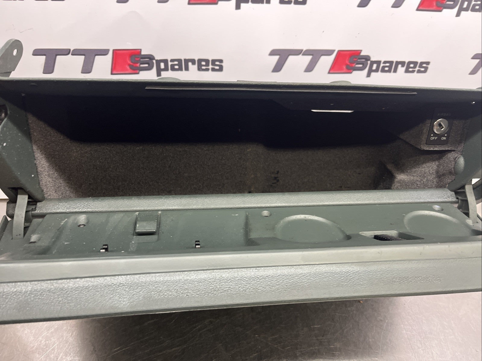 Audi TT 8N Mk1 RHD Glove Compartment Glovebox GREEN  Quattro 8N2857095A