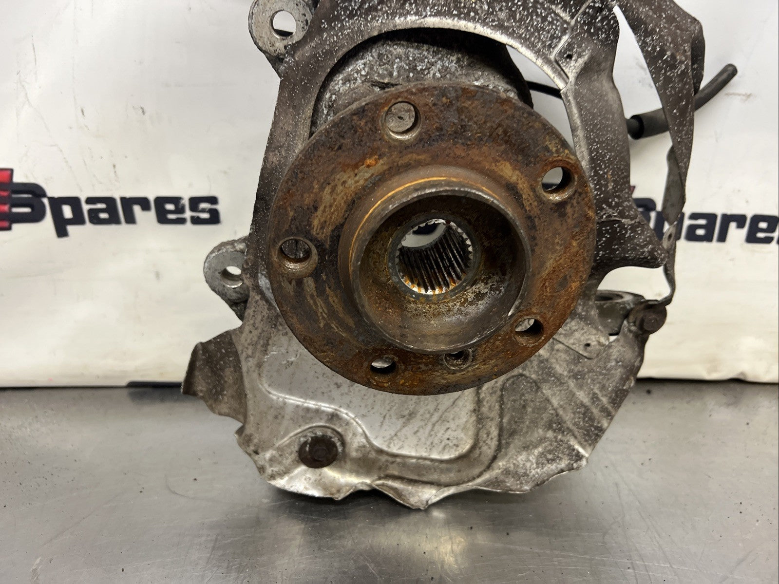 BMW X5 E70 3.0D FRONT RIGHT DRIVER SIDE WHEEL HUB ASSEMBLY 6773784