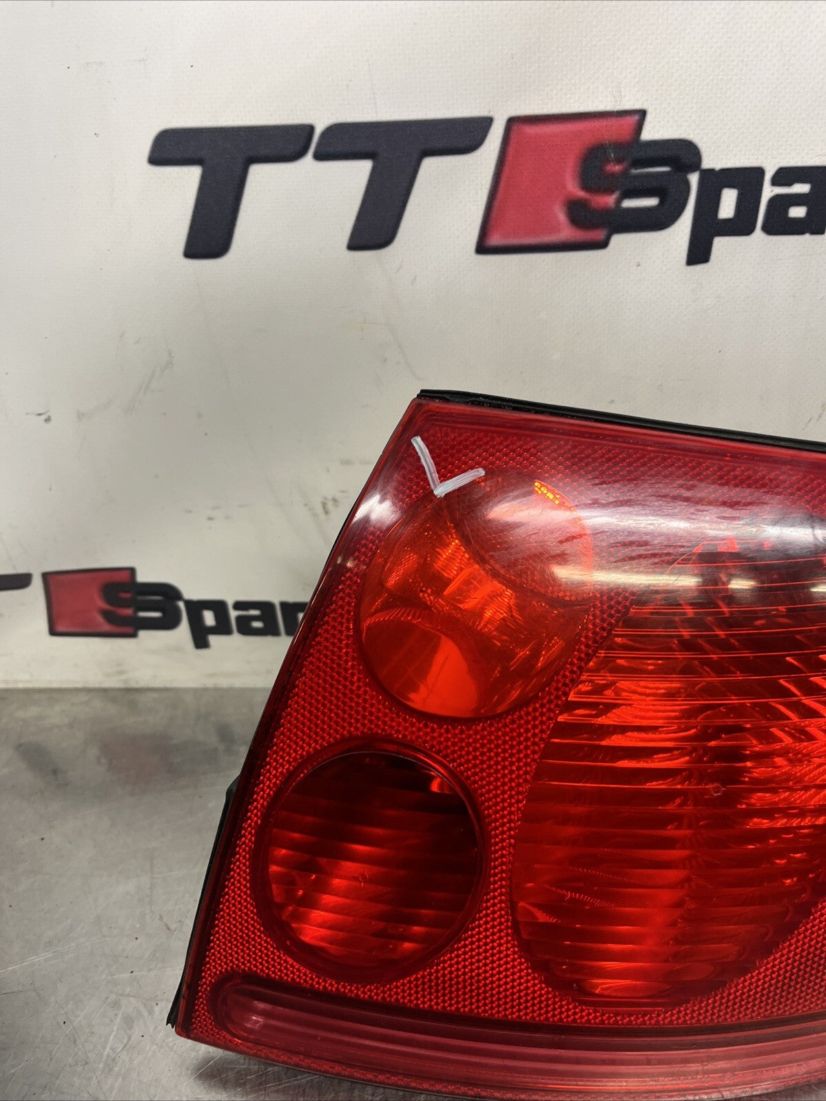 2000 AUDI TT 1.8T MK1 QUATTRO MK1 (8N) DRIVERS SIDE REAR LIGHT