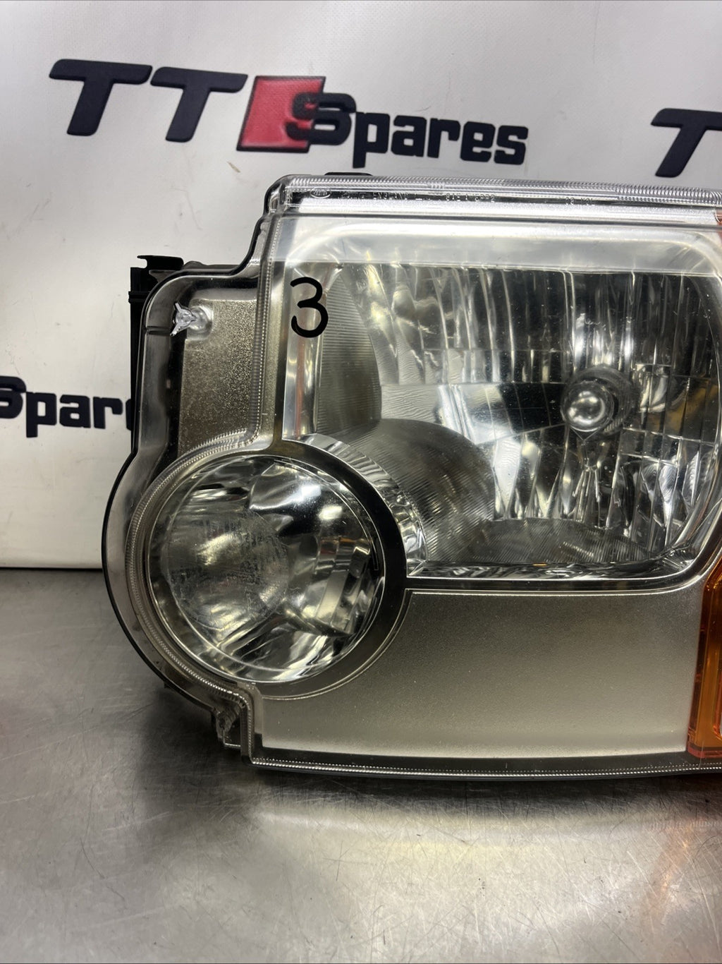 Land Rover Discovery 3 Nearside Passenger Side Halogen Headlight XBC500032