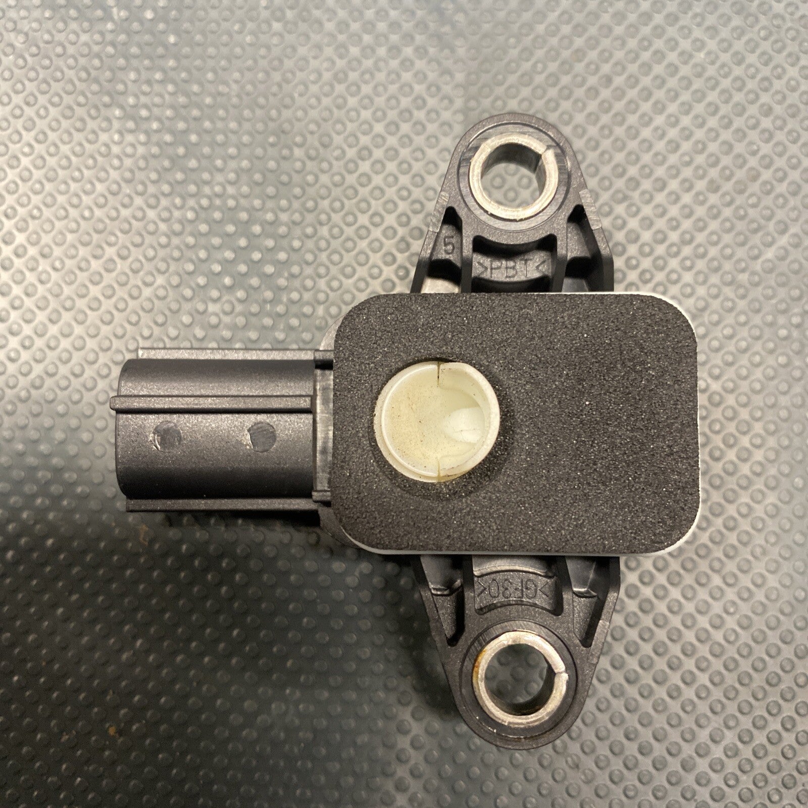 AUDI A4 B7 AIRBAG CRASH IMPACT SENSOR 8P0955557