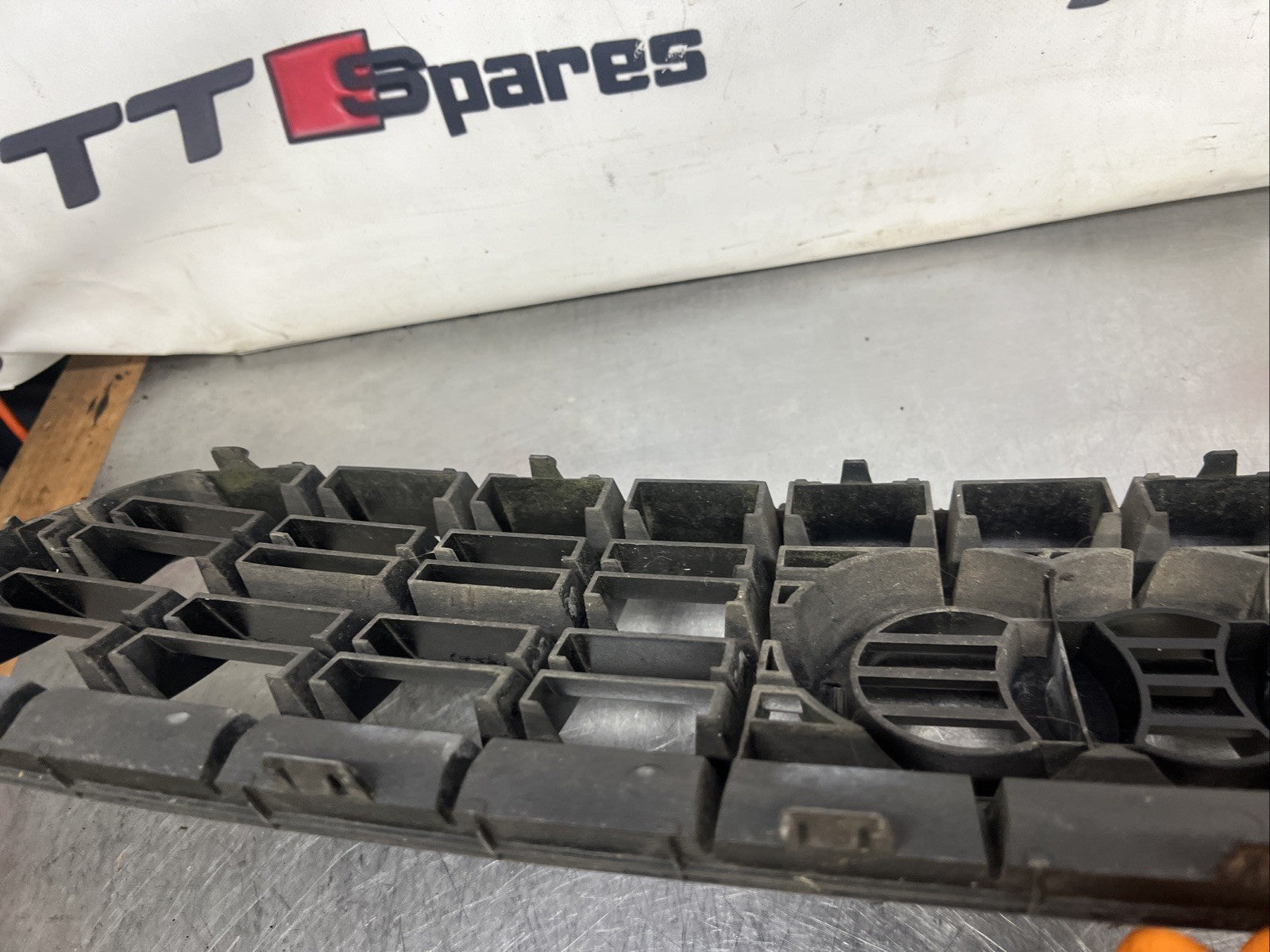 Genuine Audi TT Mk1 8N 99-06 Quattro Badge 3 slat V6 Grille bumper