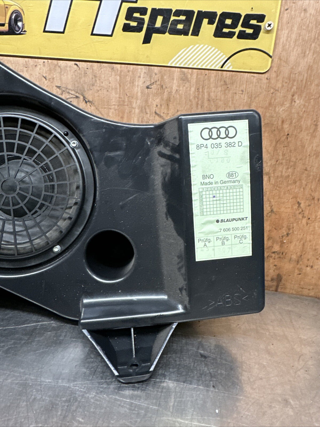 8P4035382D 2008 AUDI A3 REAR SUBWOOFER SPEAKER 