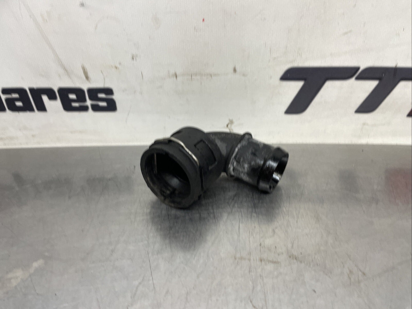 Coolant Flange For Audi A3 Q3 Seat ALTEA ARONA LEON TOLEDO 1K0122073l