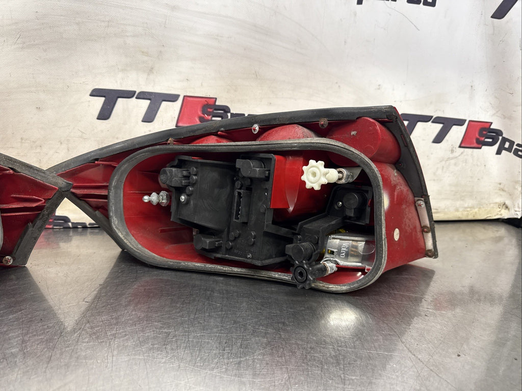 AUDI TT MK1 REAR LIGHTS PAIR 8N 99-06 Early mint