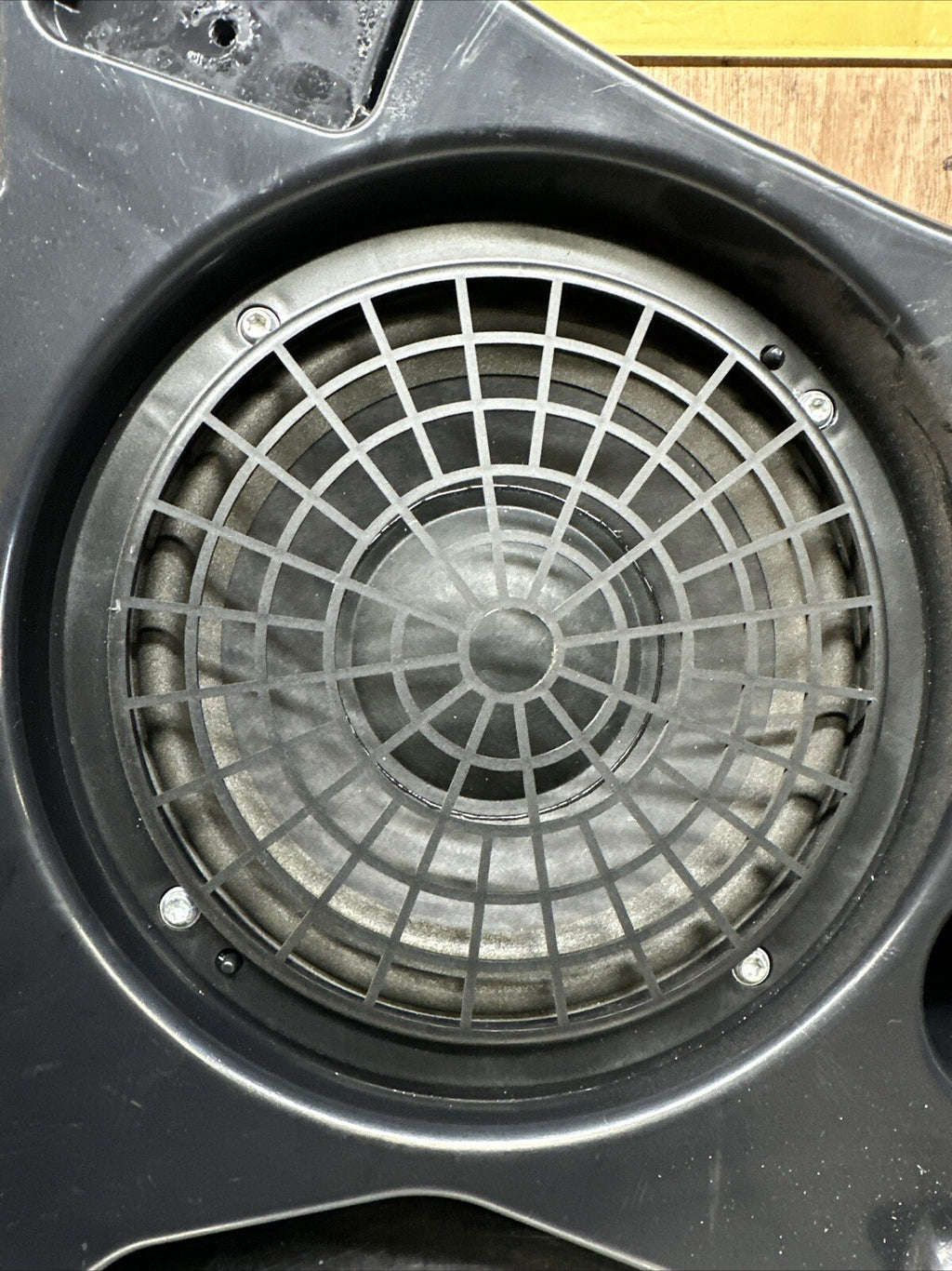 8P4035382D 2008 AUDI A3 REAR SUBWOOFER SPEAKER 