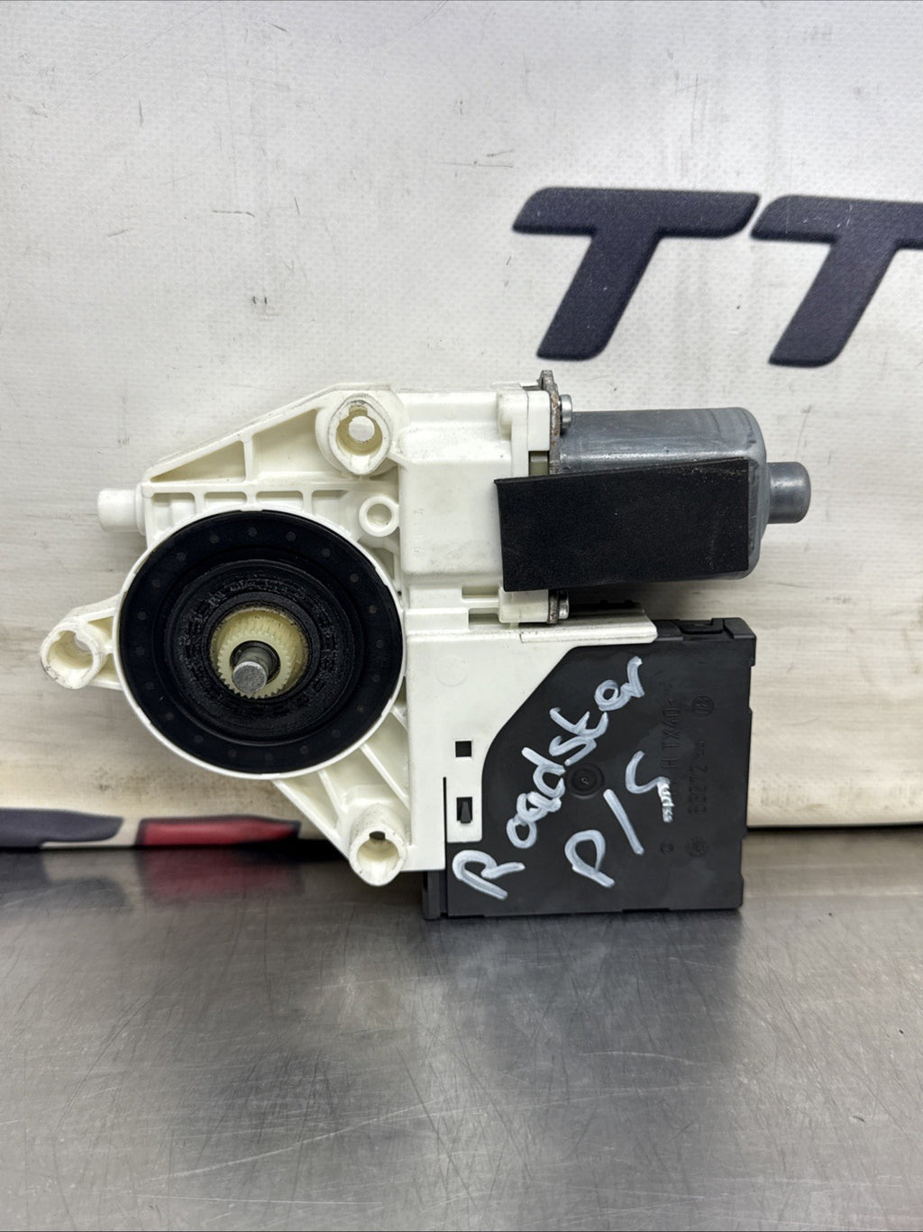 AUDI TT CABRIOLET PASSENGER LEFT FRONT WINDOW MOTOR 2007 TO 2010 8J7959802C