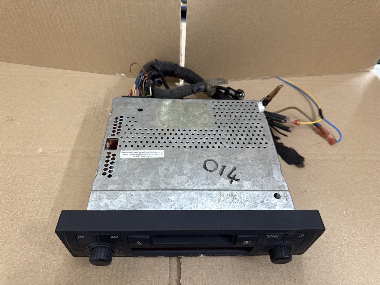 4B0035152E 2003 AUDI TT RADIO STEREO CASSETTE PLAYER HEAD UNIT With Code