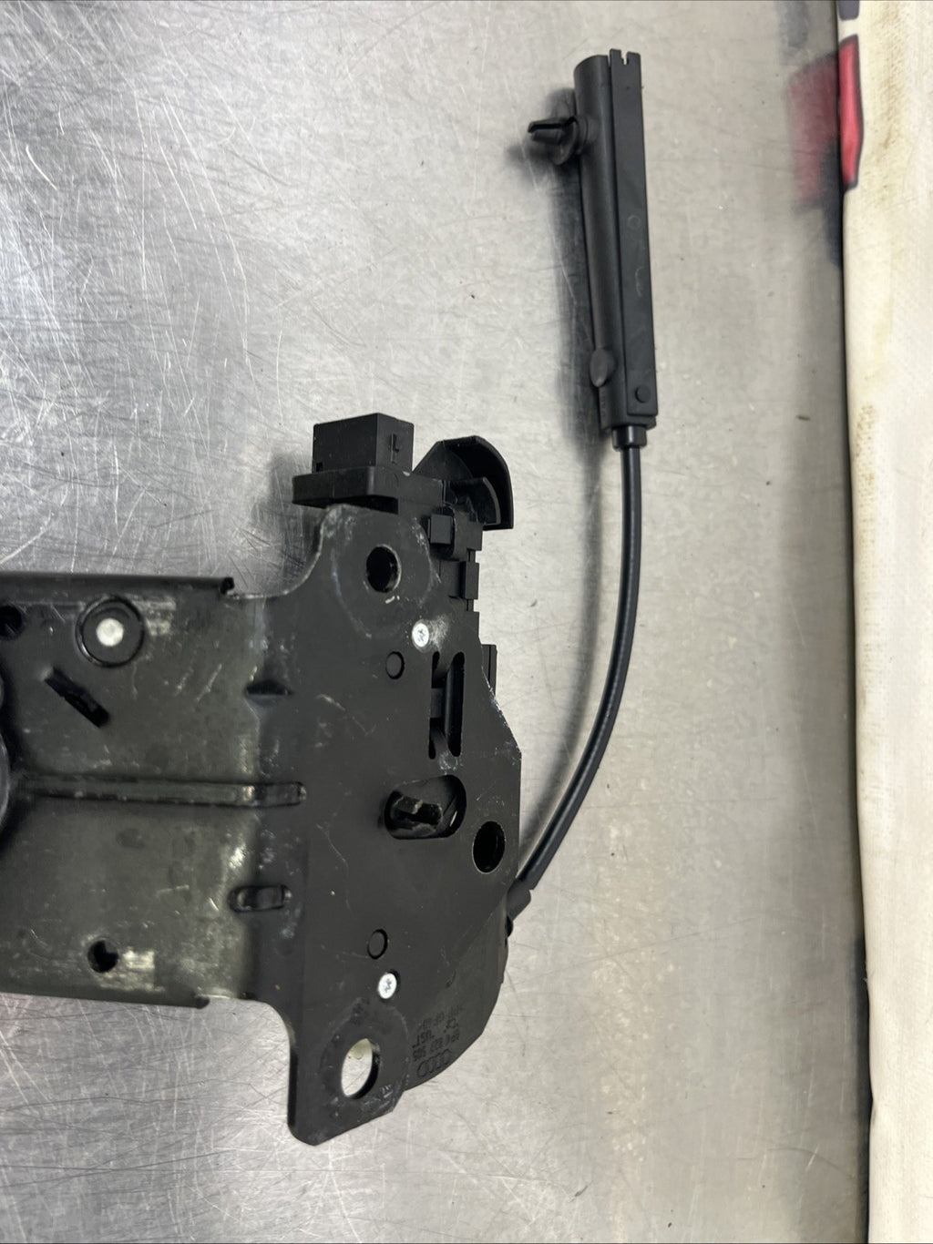 AUDI TT MK2 8J REAR TAILAGATE BOOT LOCK CATCH LATCH MECHANISM 8P4827505C