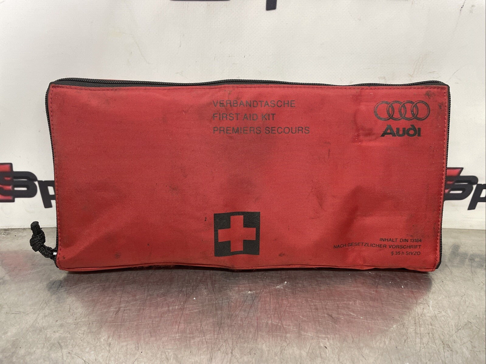 Audi A4 8K B8 Emergency First Aid Kit Red Case Style 8K0860282