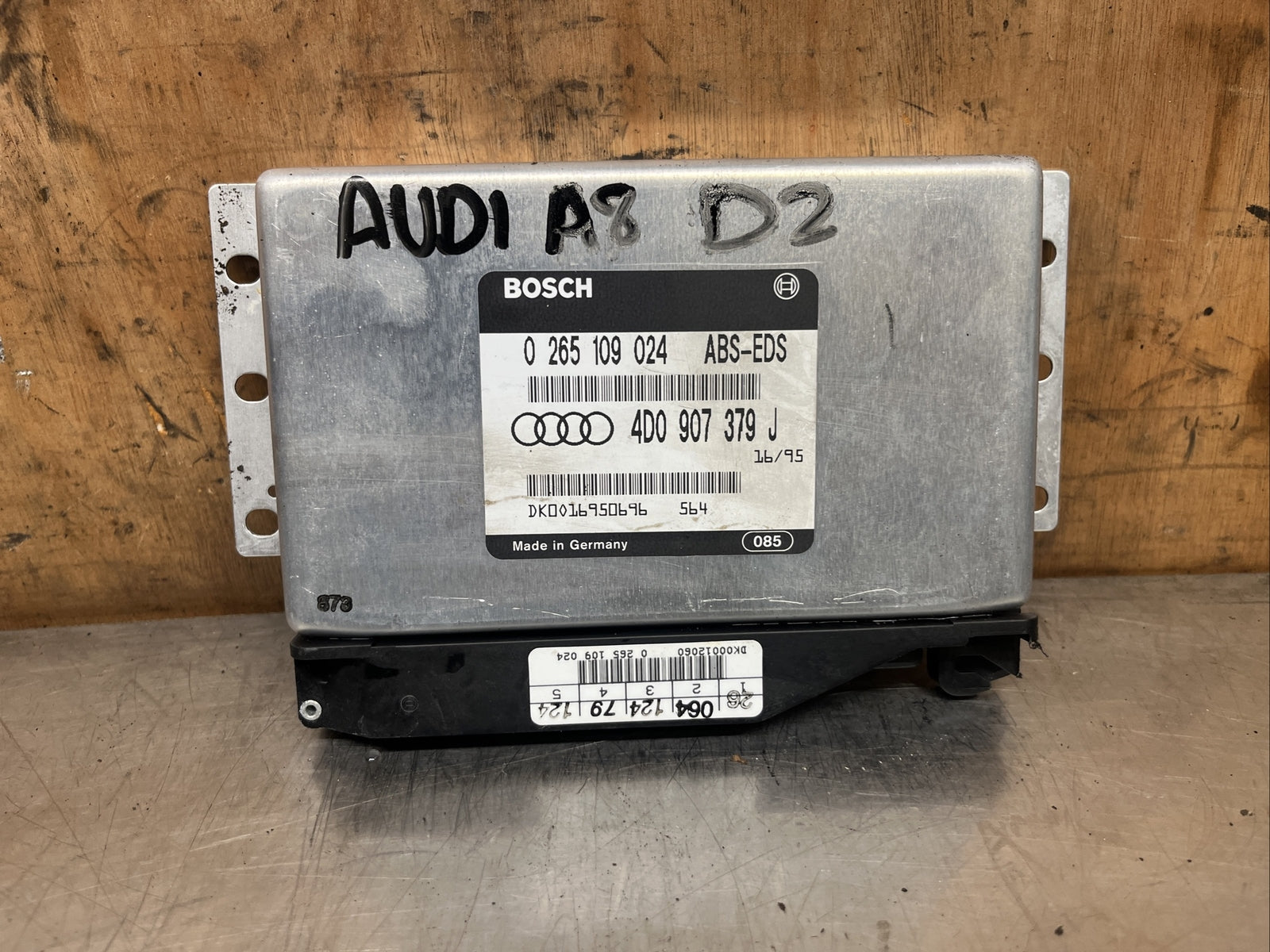 4D0907379J AUDI A8 1995 RHD 4.2 PETROL ENGINE ABS CONTROL UNIT MODULE 0265109024