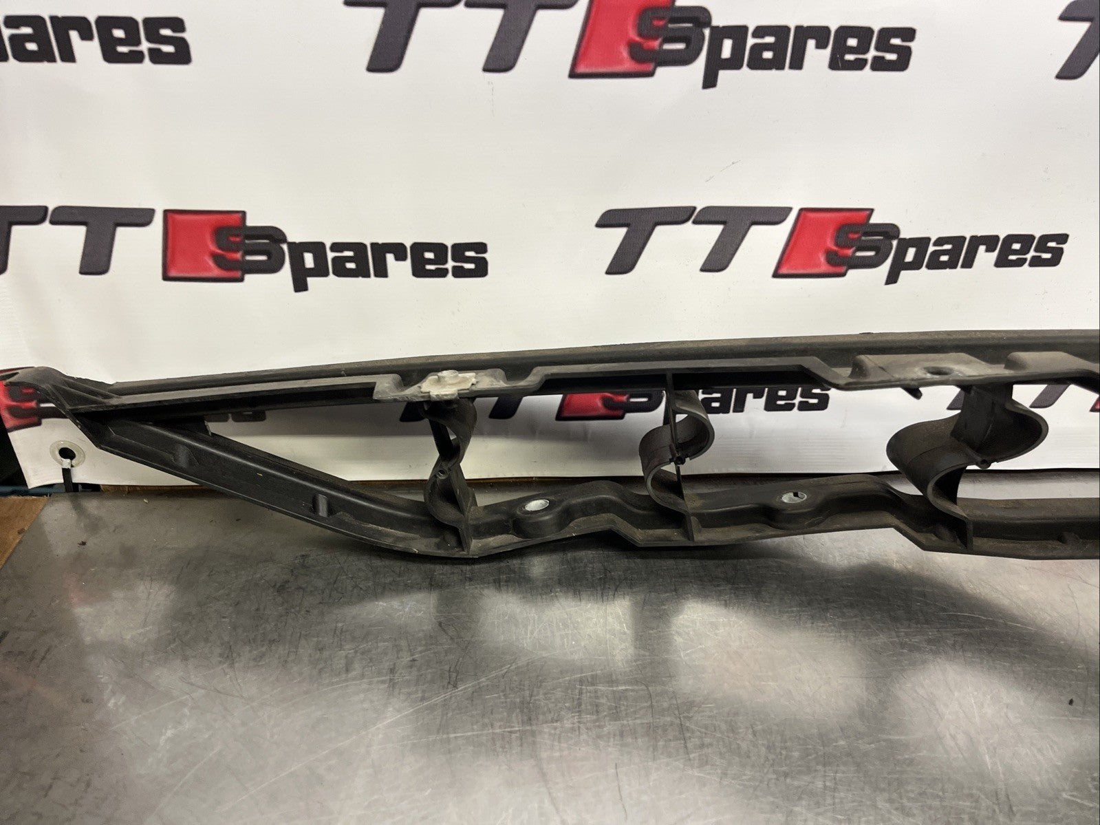 BMW X5 Diesel E70 Front Passenger Side Wing Support Bracket 7157989