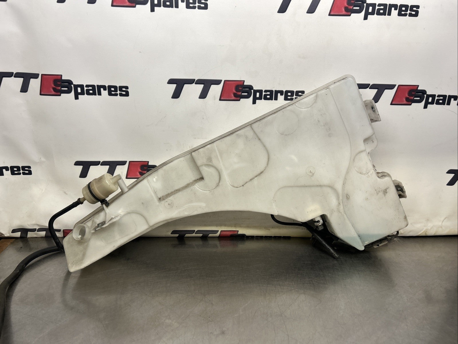 BMW  X5 X6 E70 E71 Headlight Windscreen Washer Bottle Reservoir and Pump 7190998
