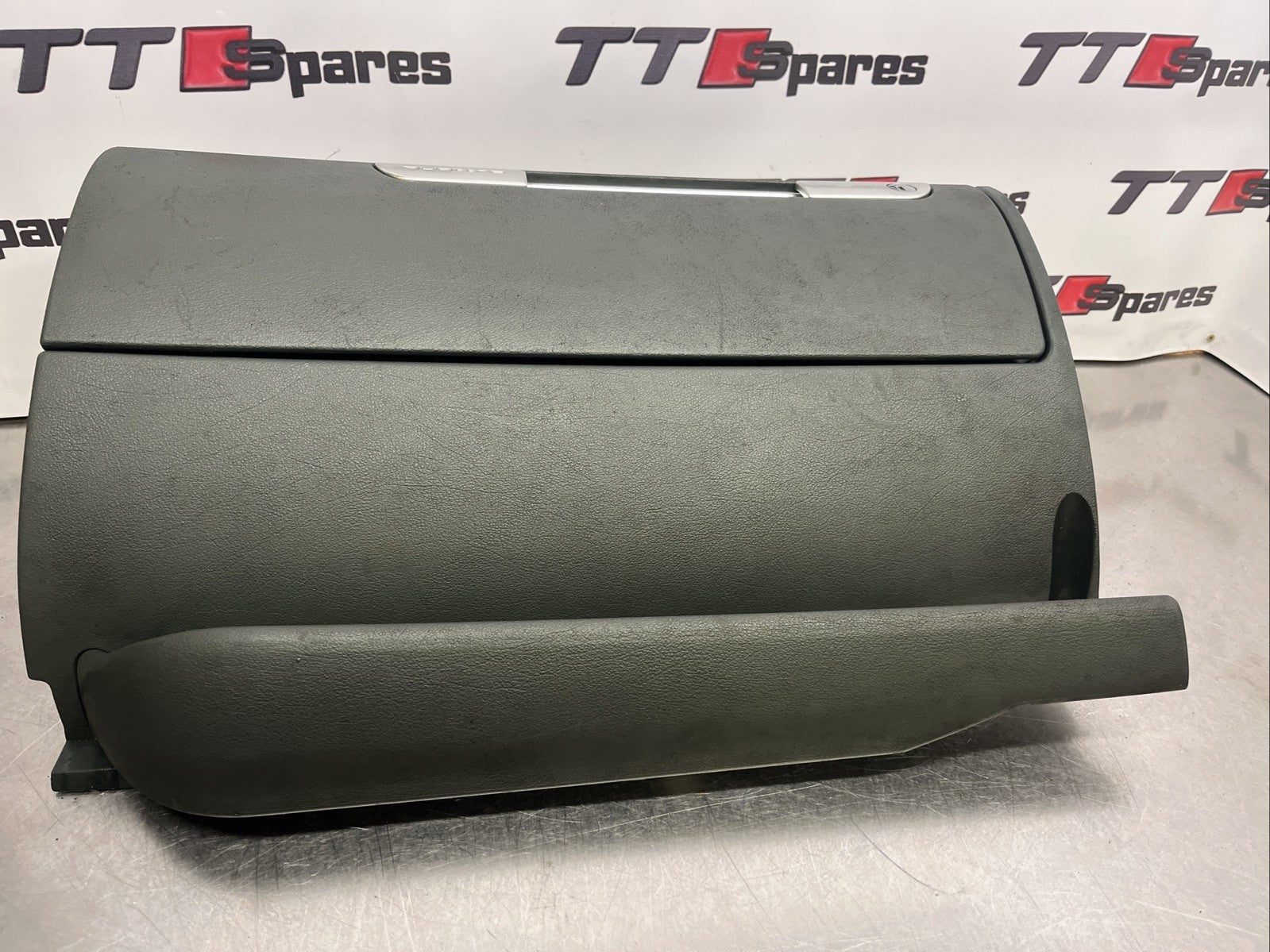 Audi TT 8N Mk1 RHD Glove Compartment Glovebox GREEN  Quattro 8N2857095A