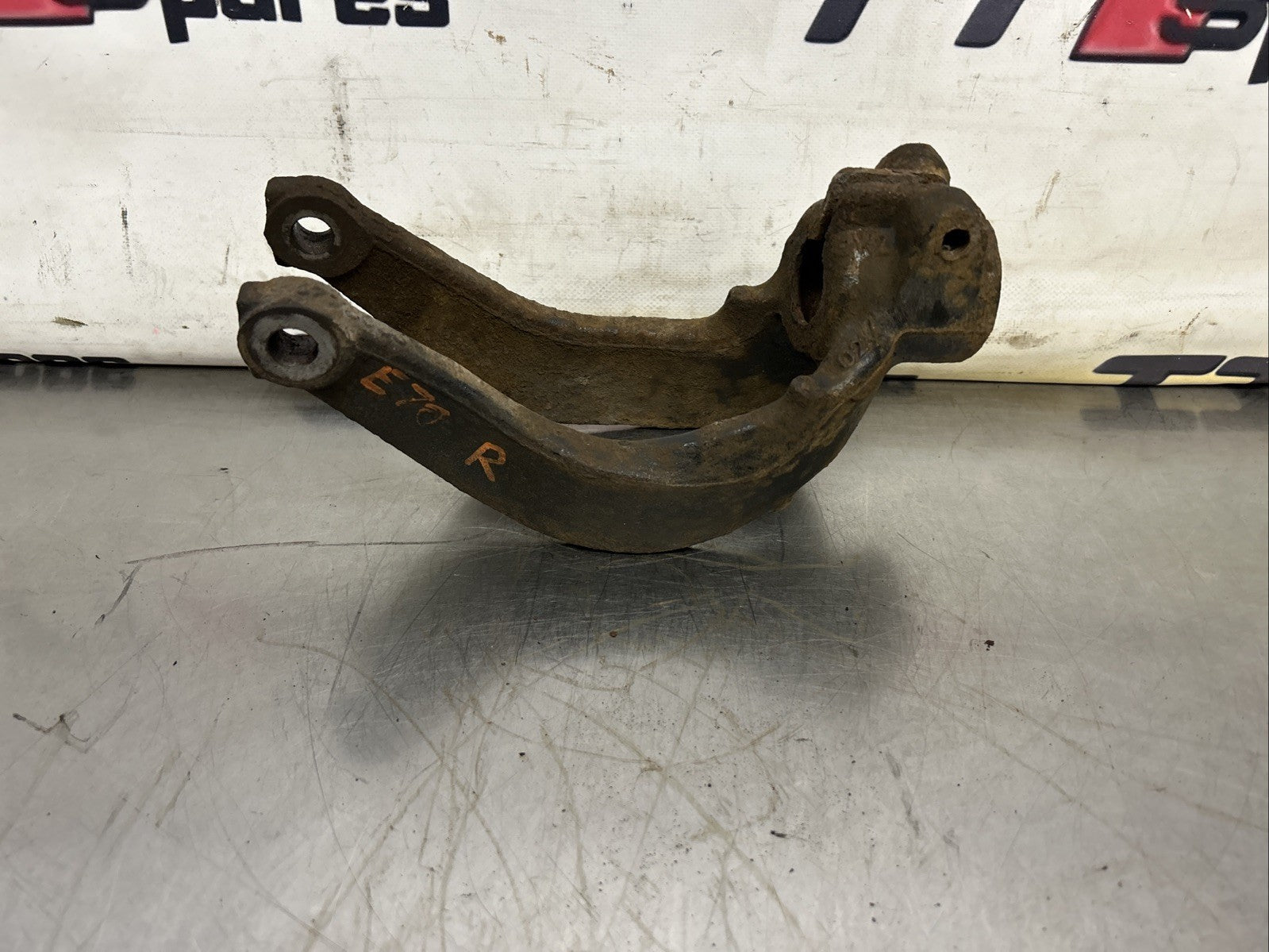 BMW X5 E70 Shock Strut Bracket Front Right O/S Absorber Holder Mount 6775086