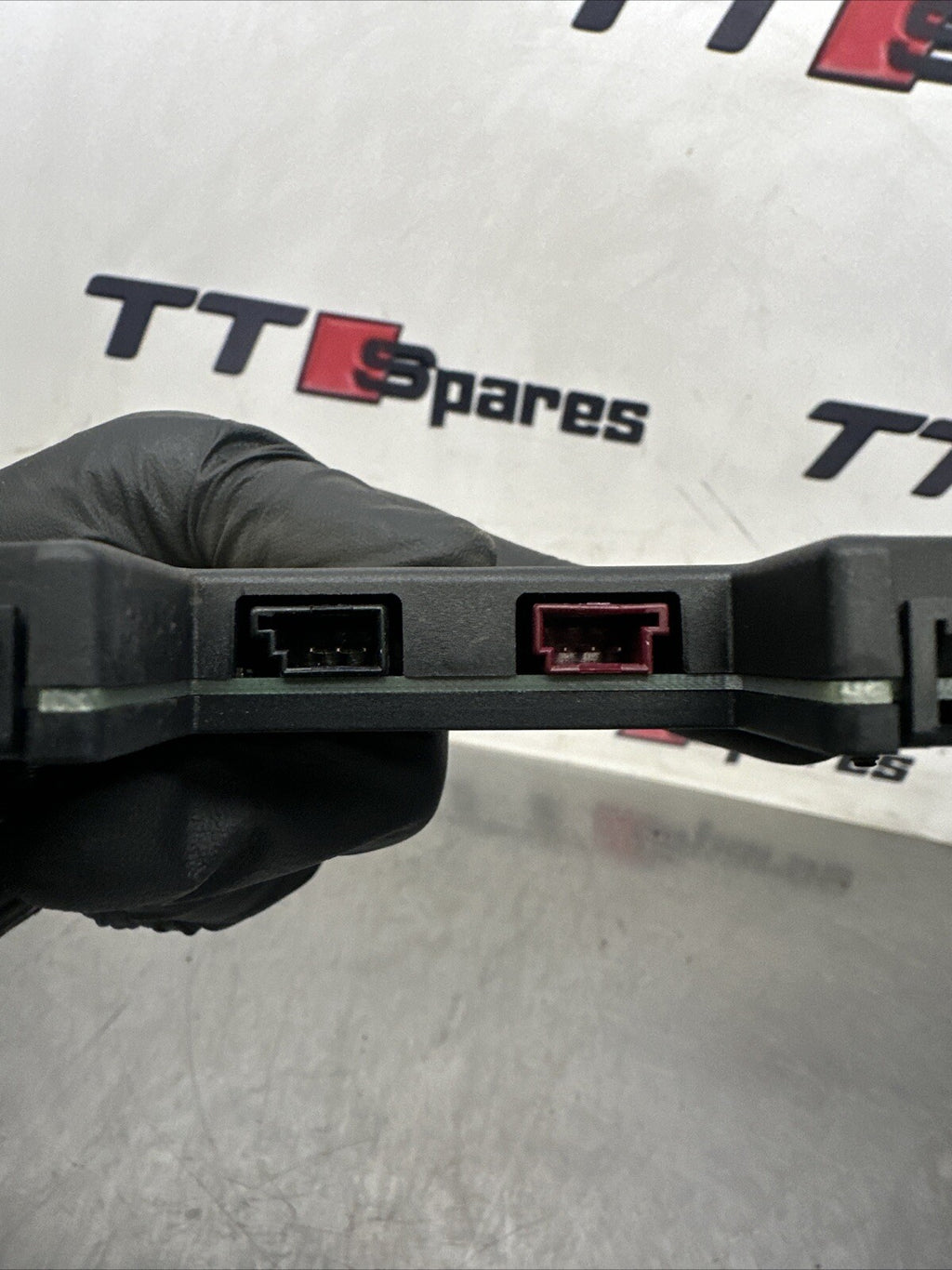  10819610 2004-2012 BMW 1 SERIES E81/87 AMPLIFIER ANTENNA CONTROL MODULE