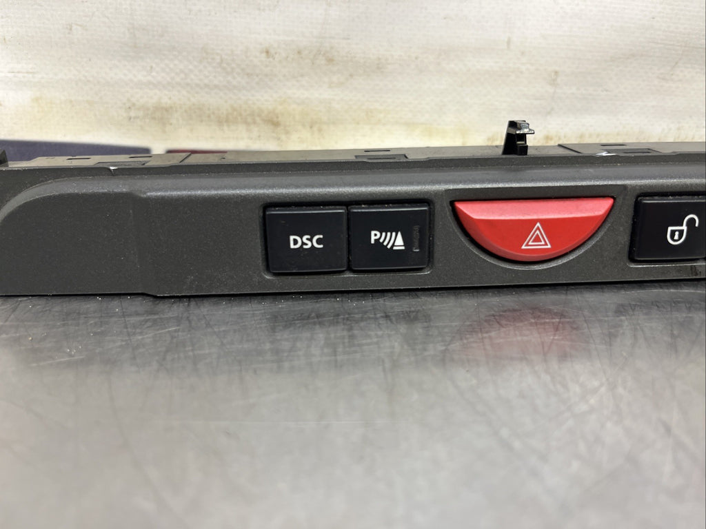 Land Rover Discovery 3 Hazard Control And Lock Switch YUL500400WUX