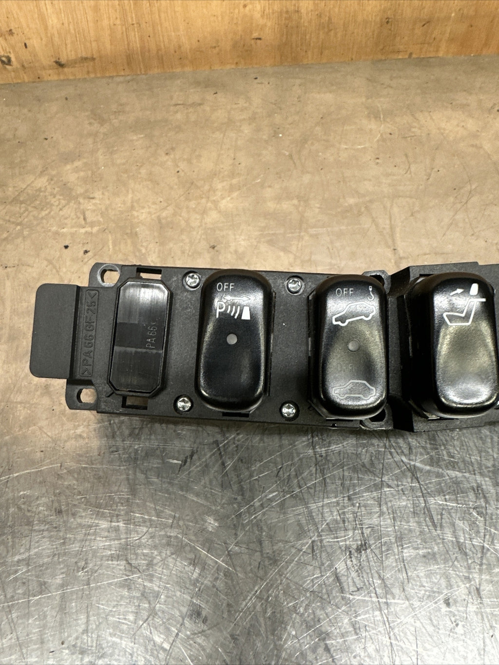 MERCEDES BENZ S-CLASS W220 DASH CENTER CONSOLE HAZARD SWITCH PANEL 2208214458 
