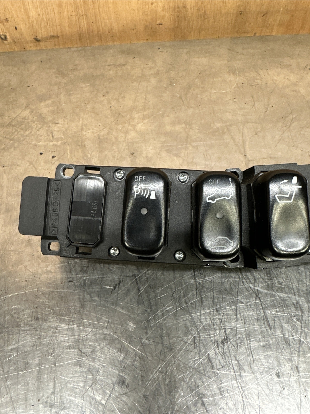 MERCEDES BENZ S-CLASS W220 DASH CENTER CONSOLE HAZARD SWITCH PANEL 2208214458 