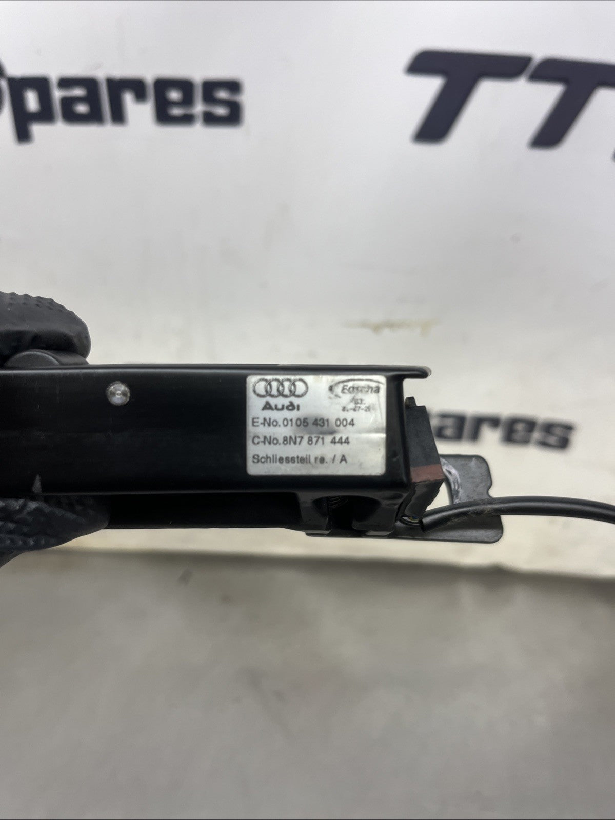 Audi TT 8N Mk1 Roadster OS Right Hood Closure Latch 8N7871444