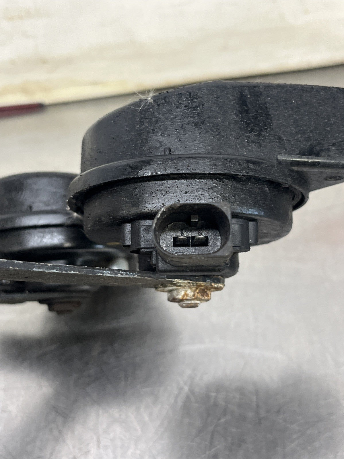 Audi A6 C6 2004-2008 Pair Of Horns 4F0951223 4F0951221