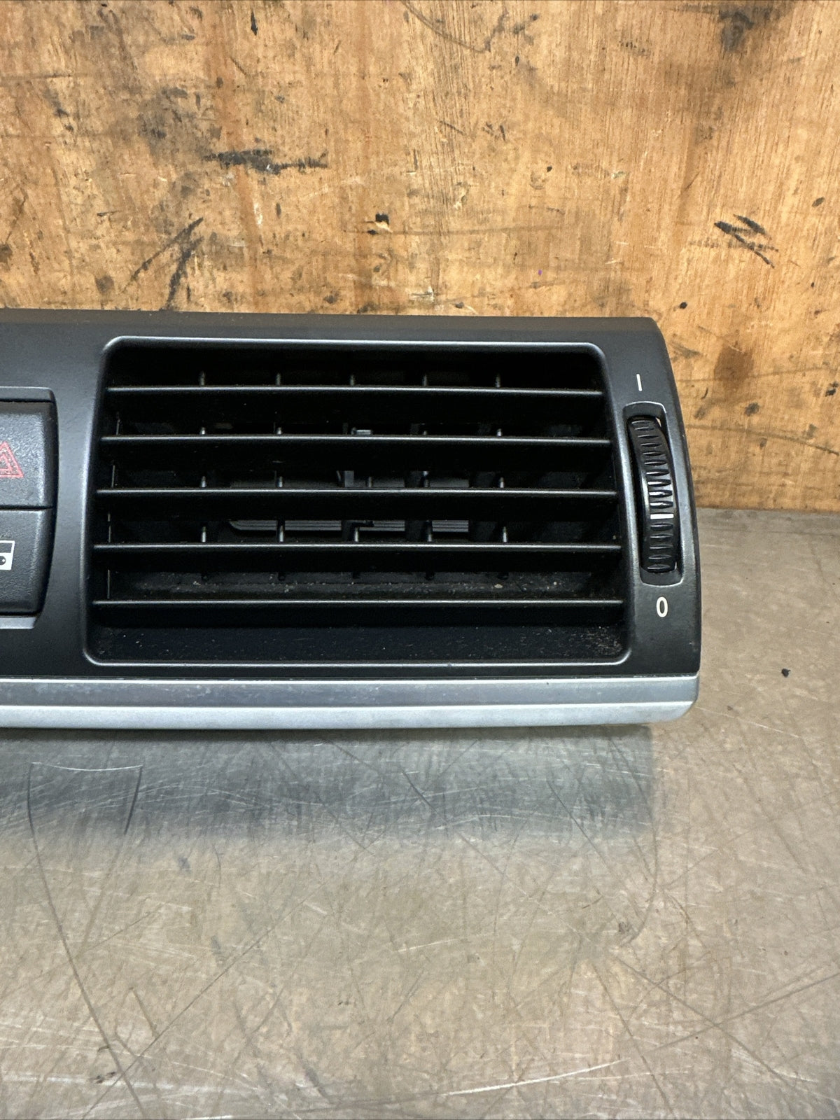 BMW X5 E70 X6 E71 07-13 DASHBOARD CENTRE AIR VENT WITH GLOVE BOX SWITCH 7161801