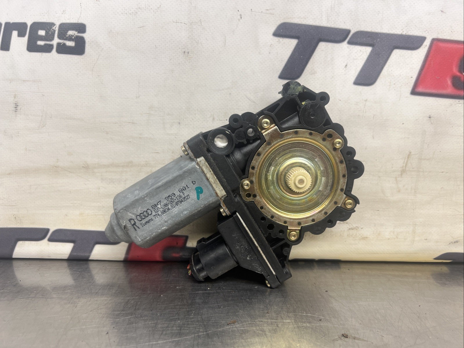Audi TT Mk1 Convertible Roadster LEFT SIDE ELECTRIC WINDOW MOTOR 8N7959801A GEN