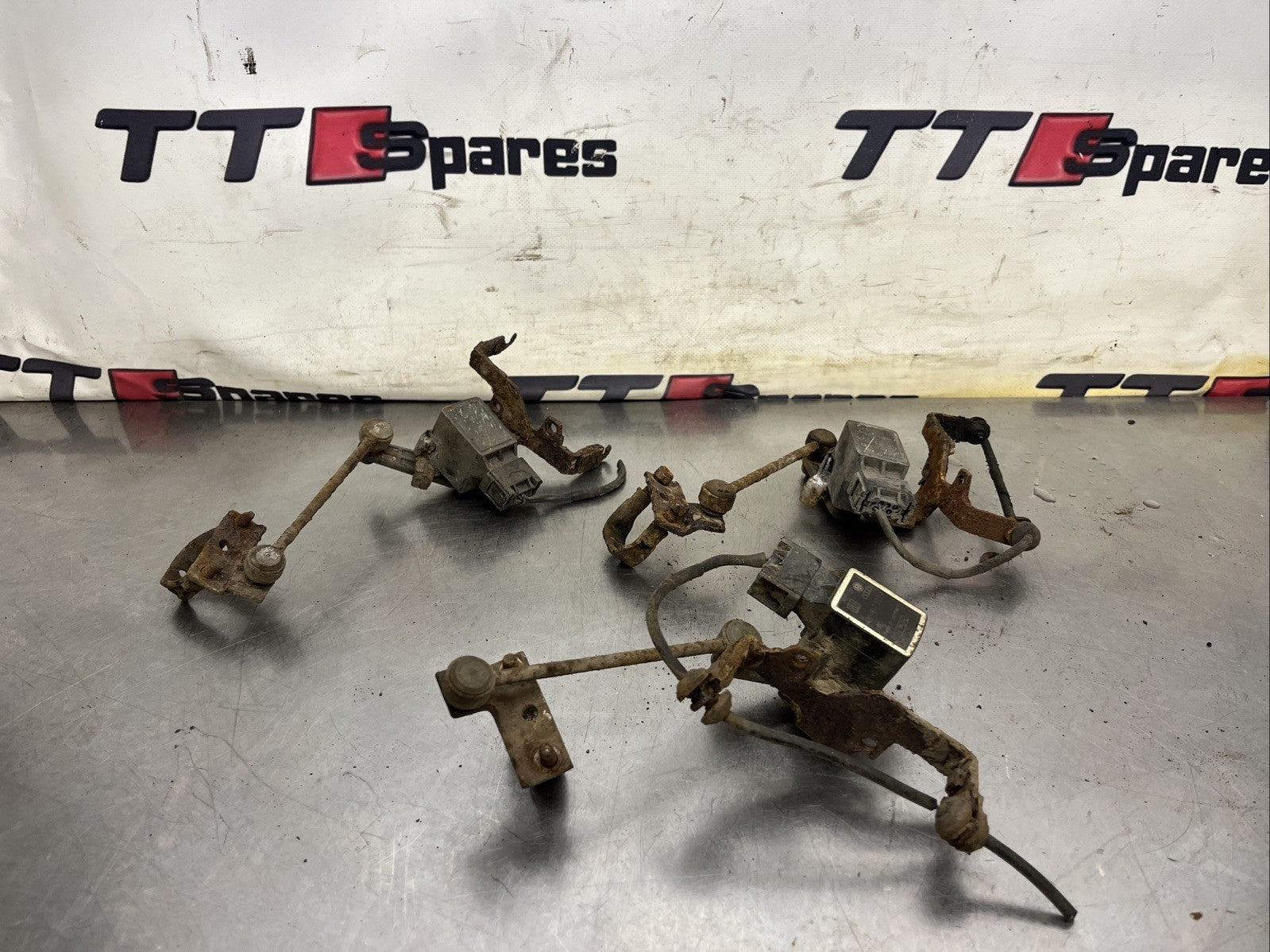 Audi TT Mk1 8N REAR Xenon Headlight Level Sensors HEIGHT BRACKET RODS BARS NH