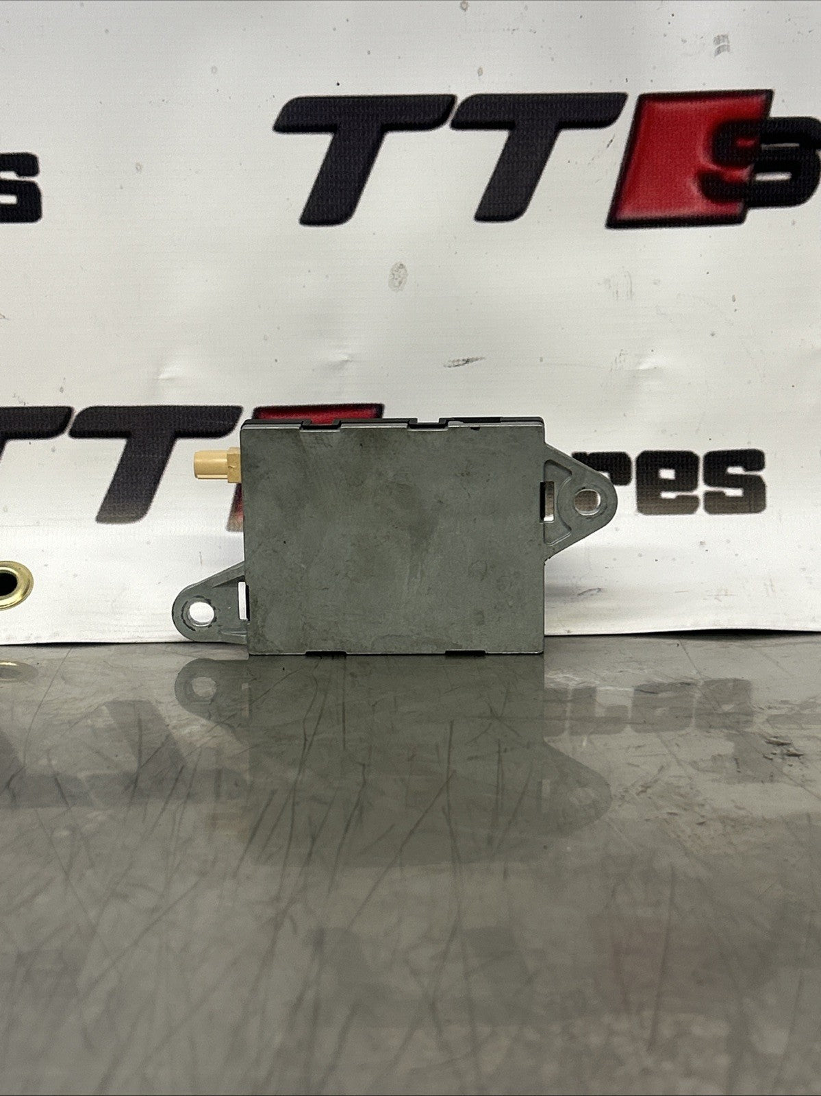 2008 AUDI TT 8J MK2 ANTENNA AERIAL AMPLIFIER MODULE UNIT 8J8035225M
