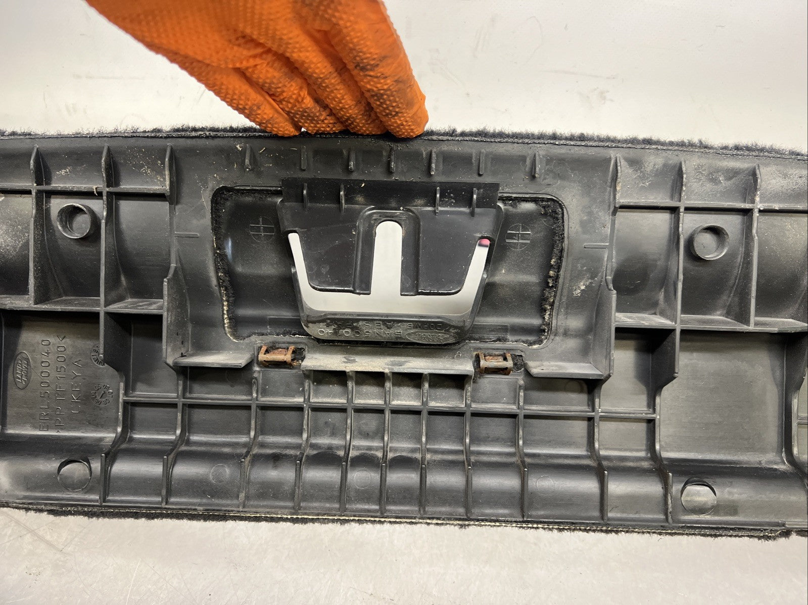 LAND ROVER SPORT SDV6 E5 L320 ESTATE 09-13 TAILGATE INTERIOR LIP PANEL ERL500040