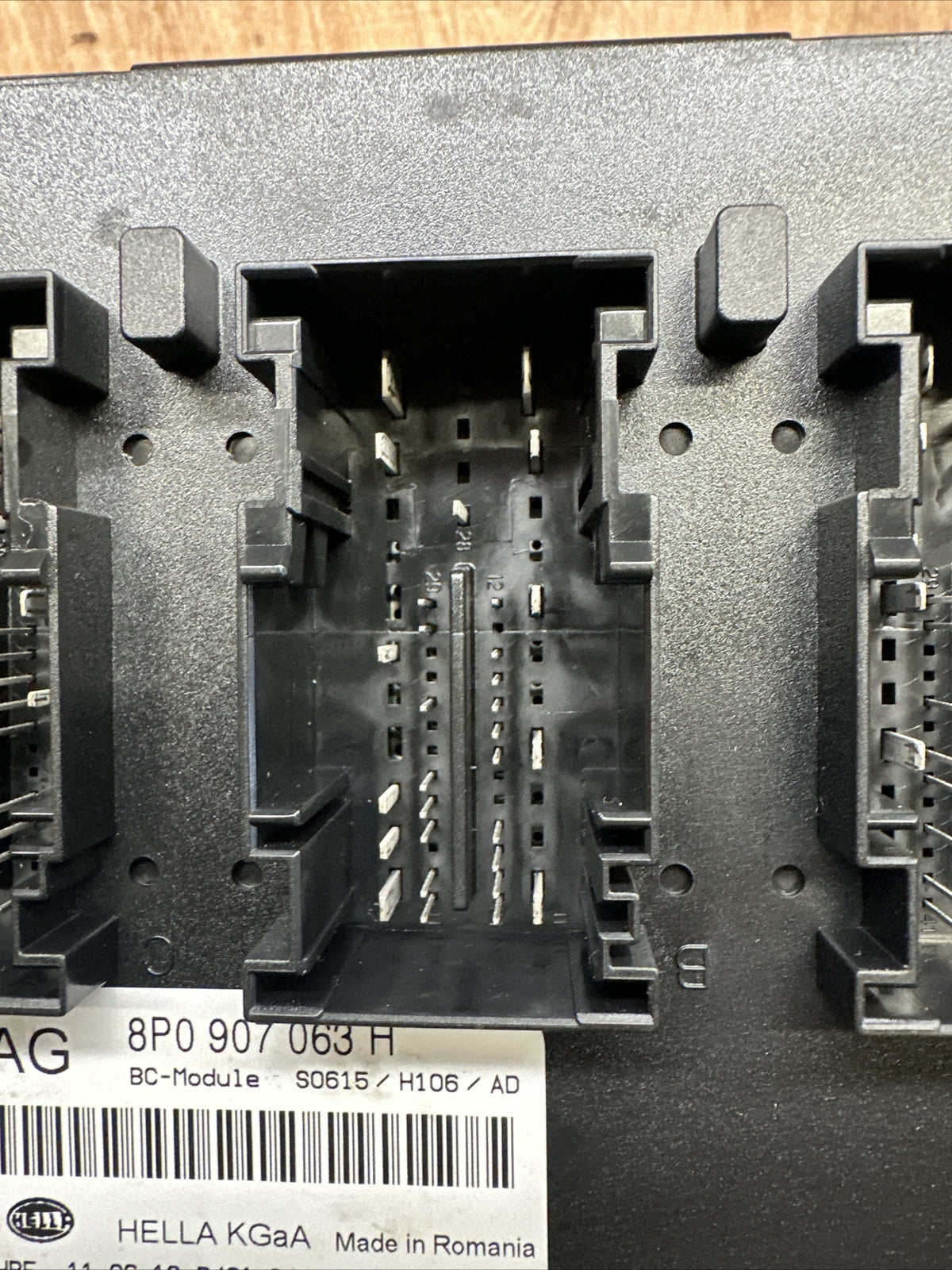 2011-2013 AUDI RS3 8P BODY CONTROL MODULE 8P0907063H (TTRS 8J, RS3 8P)