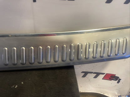 GENUINE RANGE ROVER SPORT 2005 - 2012 TAILAGTE SCUFF PLATE LR007322