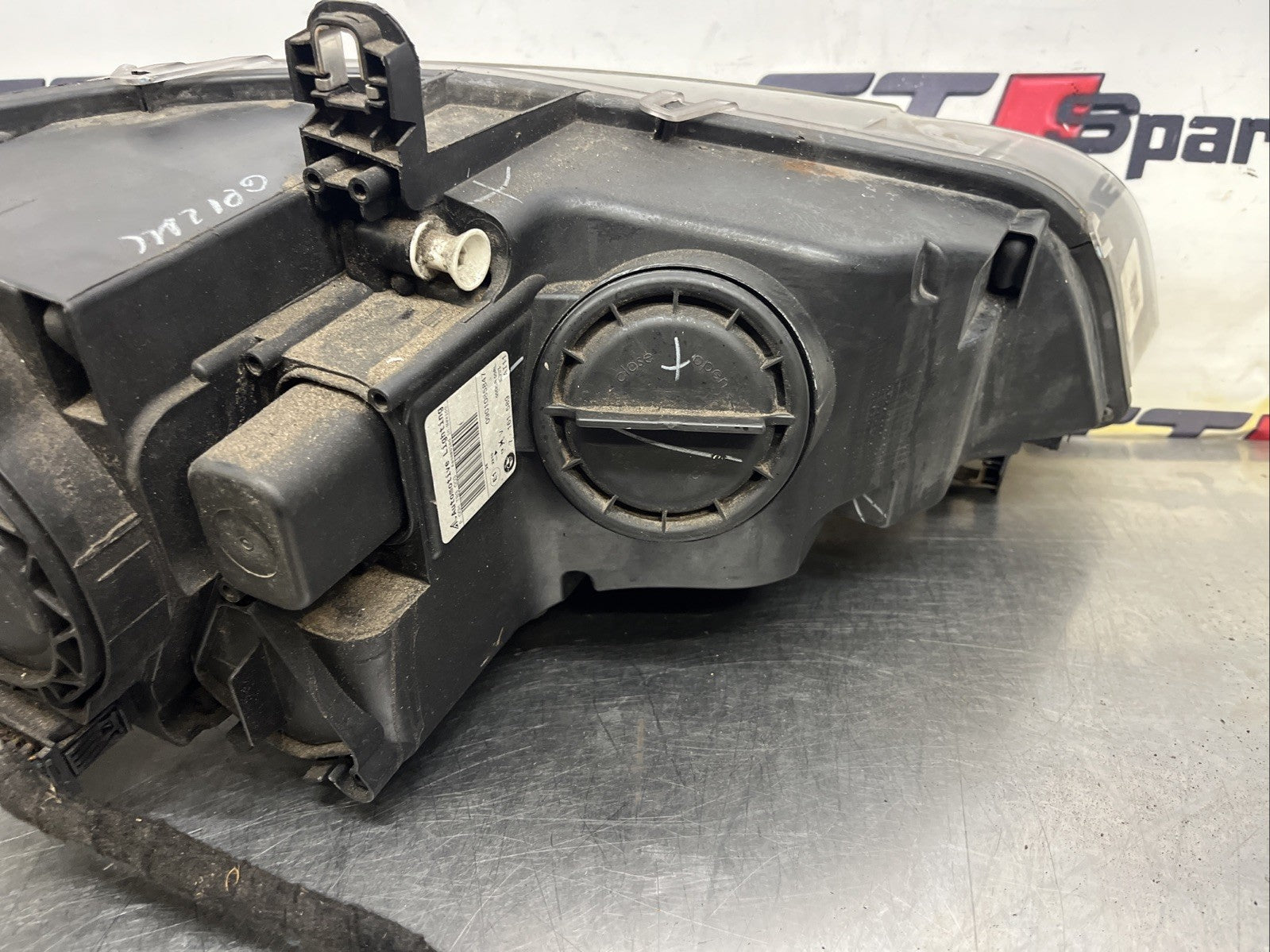BMW X5 E70 Passenger Headlight 2009