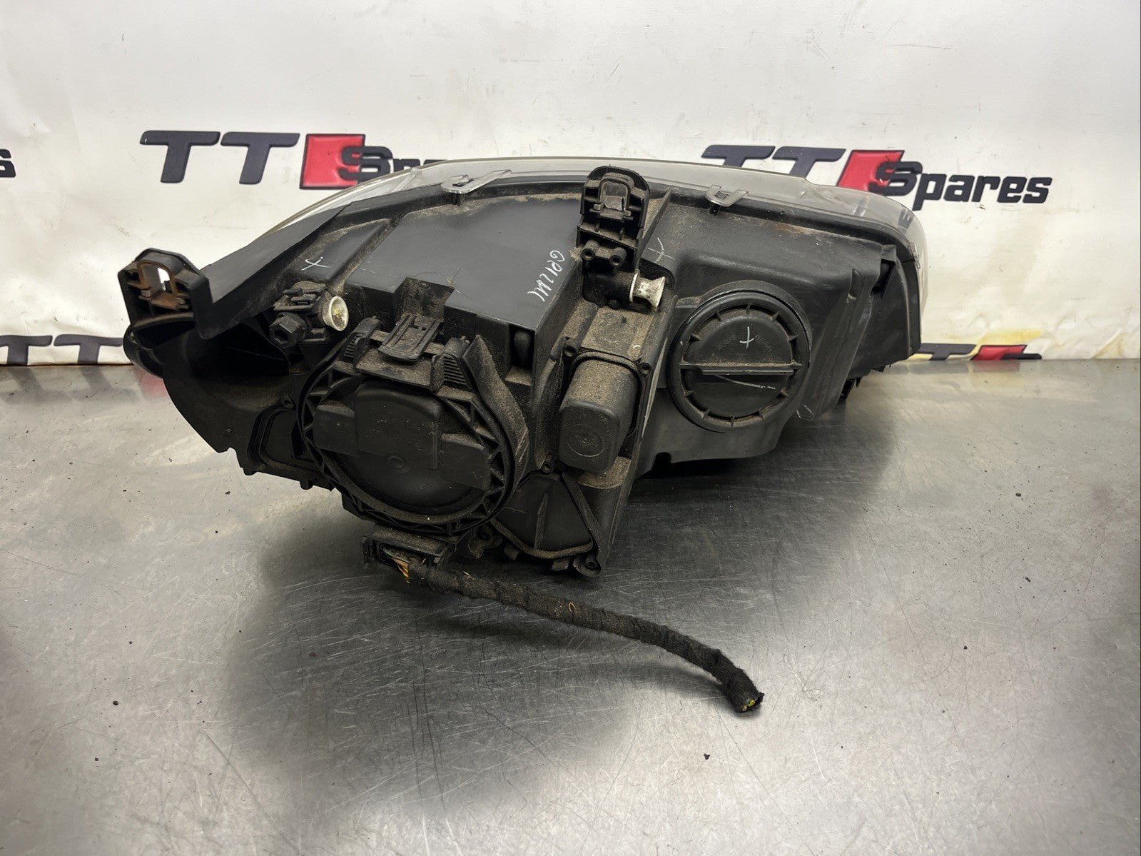 BMW X5 E70 Passenger Headlight 2009