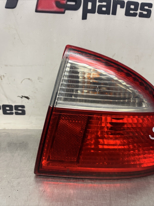 SEAT LEON MK1 2005 DRIVER SIDE REAR OUTER TAIL LIGHT RIGHT OFFSIDE O/S 1M6945258