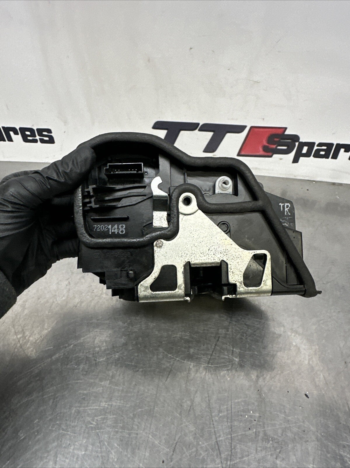 BMW X5 DOOR LOCK MECHANISM REAR RIGHT DRIVER SIDE 7202148 E70 2007 - 2009