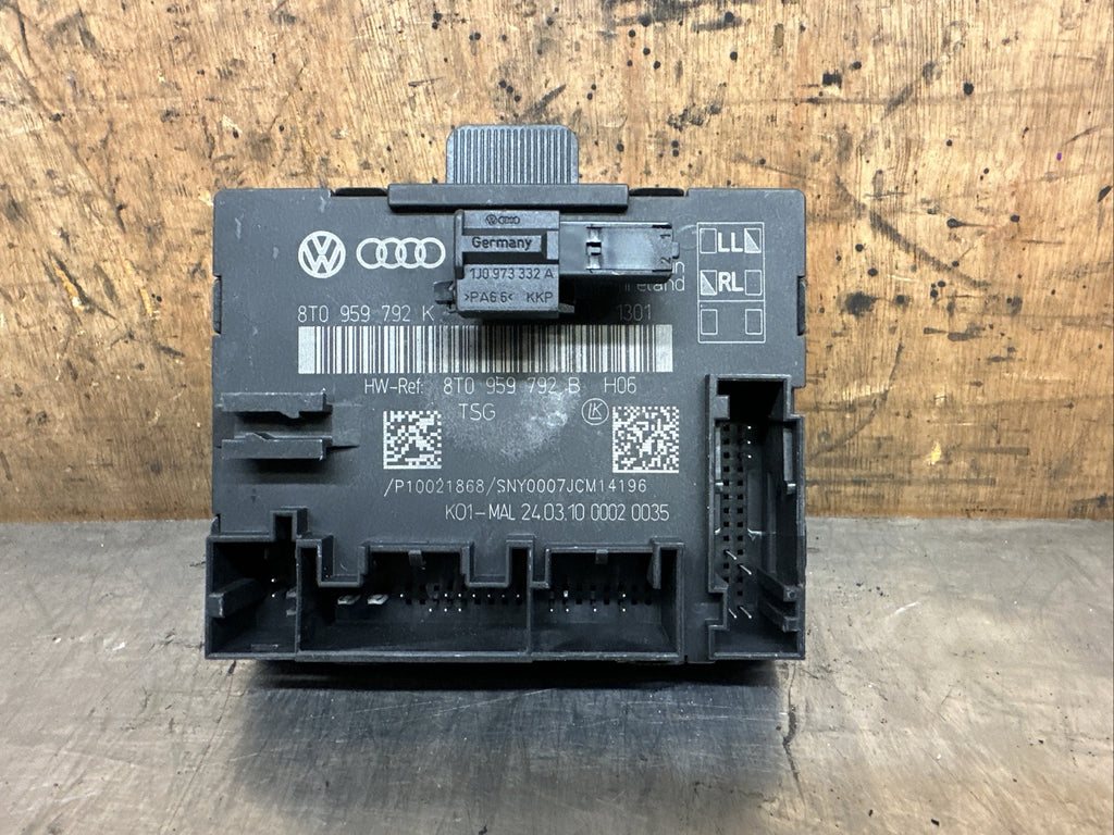 8T0959792K Audi A5 S LINE 2.0 TDI  Front Left Door Module Control Unit 2010