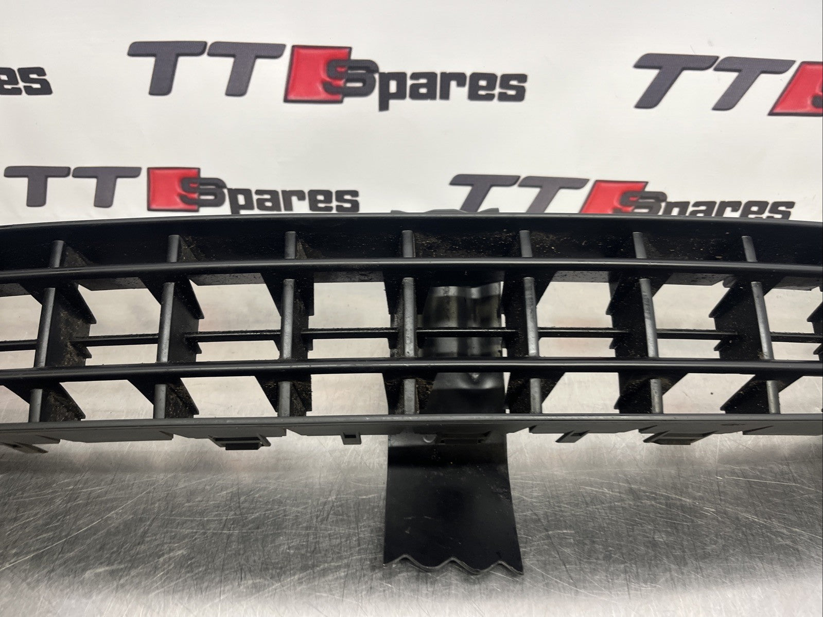 Audi Tt Mk1 3.2 V6 Front bumper  Lower Middle Grill Genuine