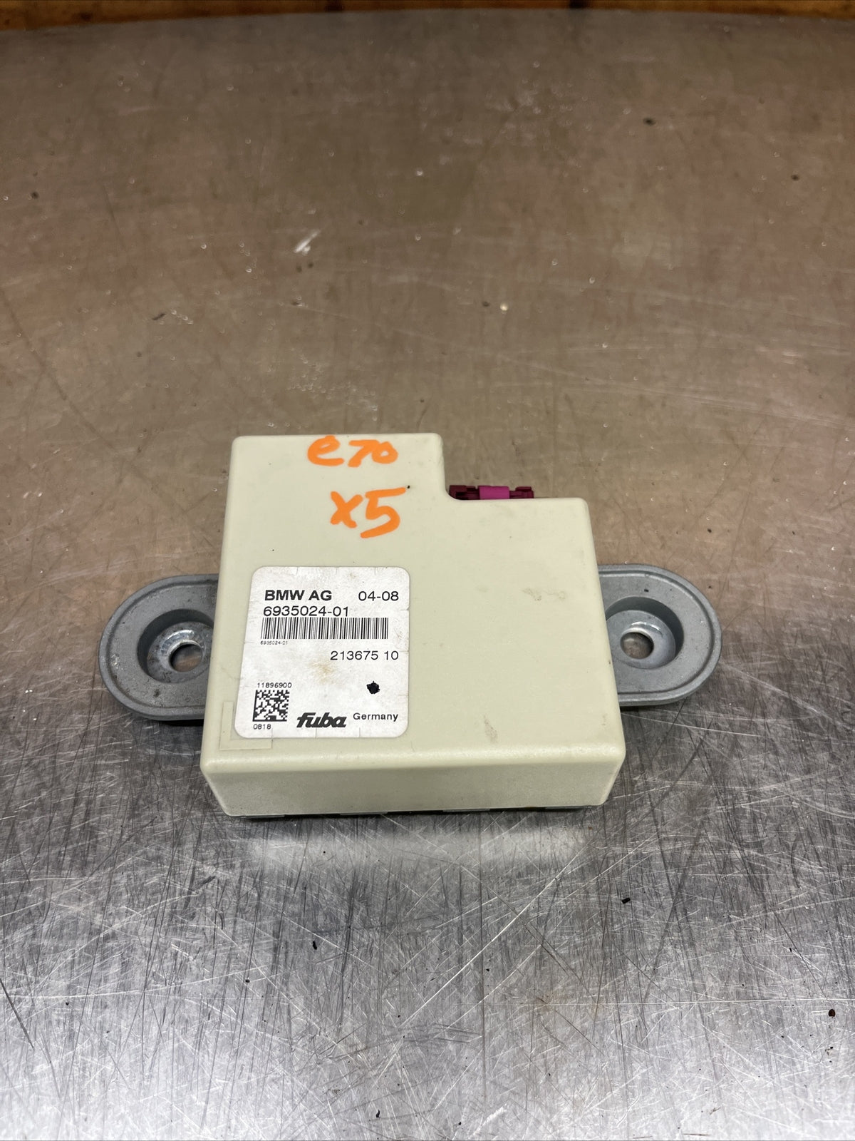 BMW 5 SERIES E61 ANTENNA AERIAL AMPLIFIER MODULE UNIT 6935024-01.