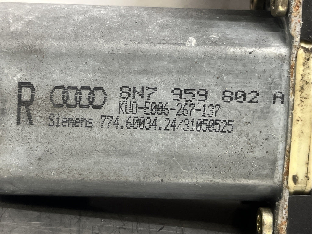 AUDI TT MK1 8N (98-06) O/S RIGHT ELECTRIC WINDOW REGULATOR MOTOR 8N8959802A