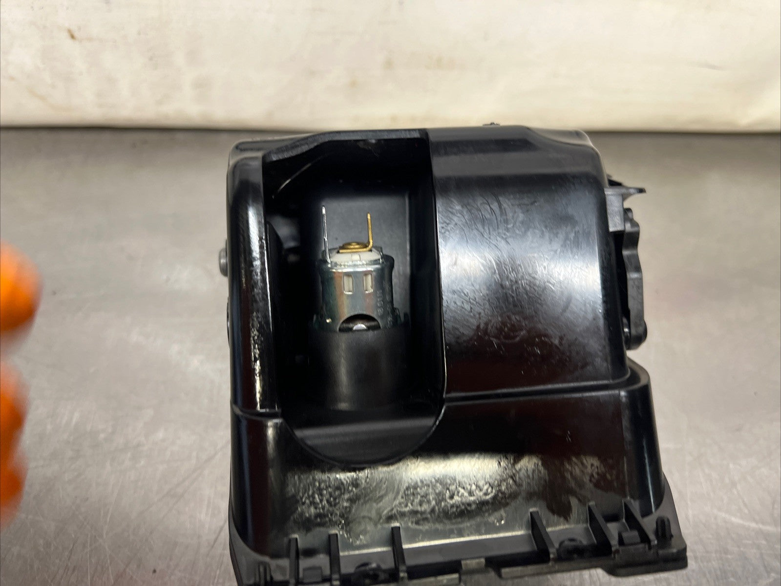 Range Rover L322 Centre Console Ashtray 12V Outlet FKH500110 2006 to 2009