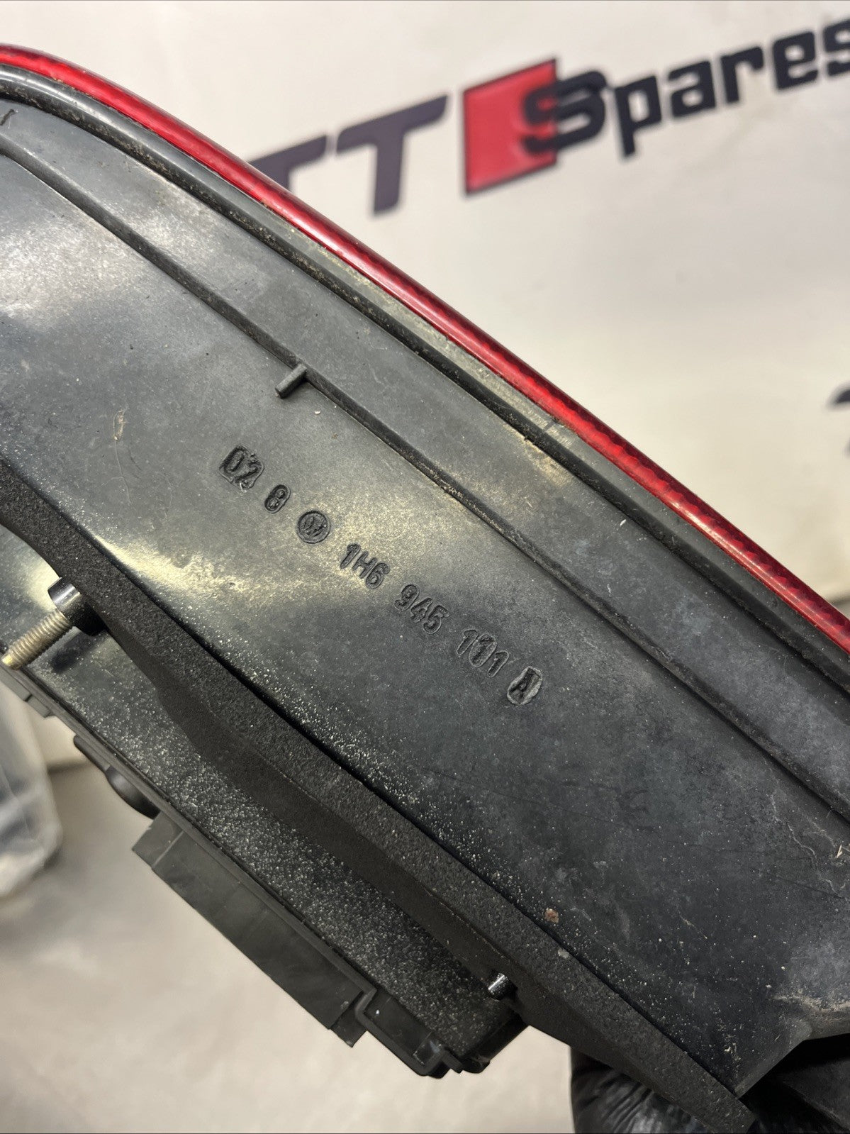 VW GOLF MK3 (92-98) Passengers (N/S/R) Side Rear Outer Light - 1H6945111A  