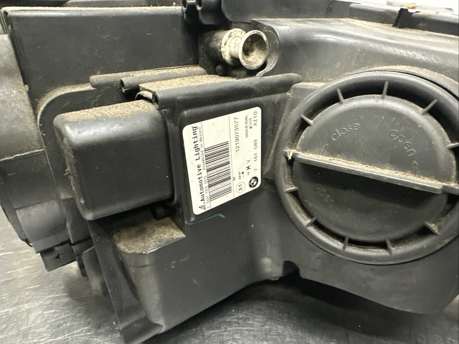 BMW E70 X5 Xenon Headlight Left Passenger Side 7161589